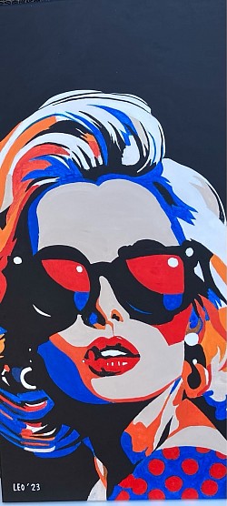 Vrouw met zonnebril. 40 x 80 cm. € 60,00.